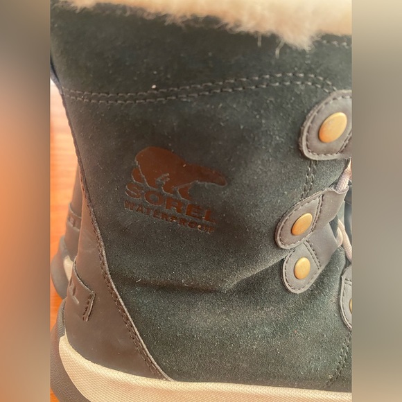 SOREL Kids Whitney™ II Short Lace Waterproof  Black Snow Boot Youth 4. - Picture 7 of 11
